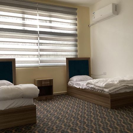 Zaina Apt Apartment วาดี มูซา ภายนอก รูปภาพ