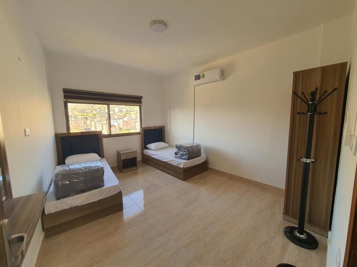 Zaina Apt Apartment วาดี มูซา ภายนอก รูปภาพ